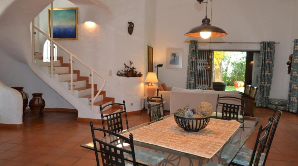 Villa Pinhal- Beautiful Villa Located In Quiet Area Quarteira Exterior foto